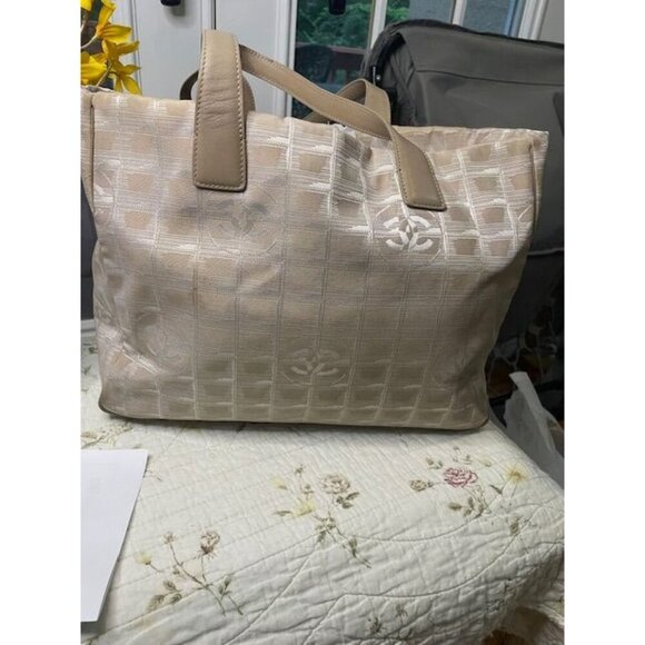 Chanel on the Go: Cream of the Crop – Preloved Travel Line Tote - Picture 3 of 14